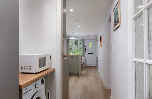 Wells House | Cosy Cottage in the Mendip Hills, Private Parking
