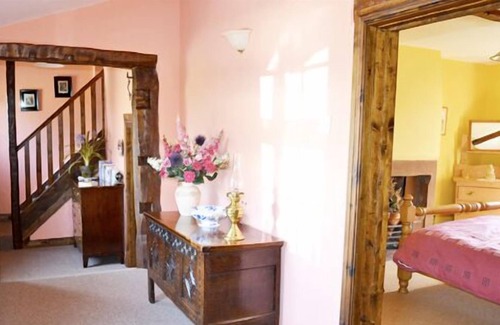 Wing Cottage | Cosy Cottage, Full Of Character Situated Along A Woodland Drive