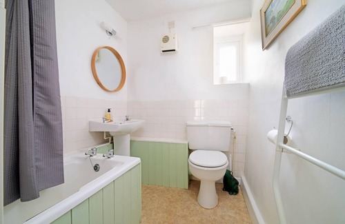 Kingsdon House | Cosy Cottage in Idyllic Village, Private Parking