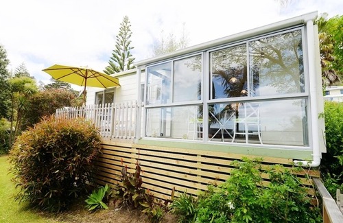 Coopers Beach House | Cosy Cottage with Sea Views