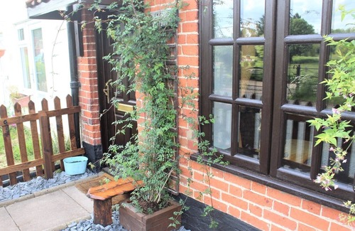 Buxton Cottage | Cosy Cottage with log burner, in the hart of the Norfolk countryside