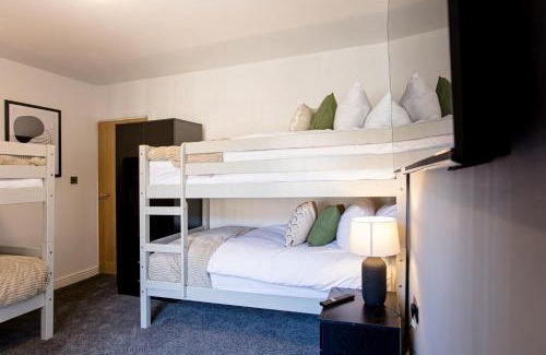 Stoke-on-Trent House | Cosy Cruise Cribs - SEAFORD