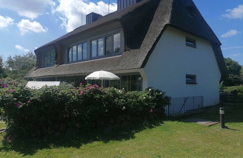 Wenningstedt-Braderup Apartment | Cosy, nicely furnished apartment with spacious sunny terrace