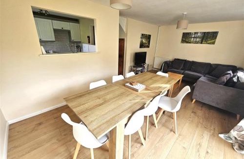 St. Ann's Chapel House | Cosy detached lodge, dog & child friendly with shared pools