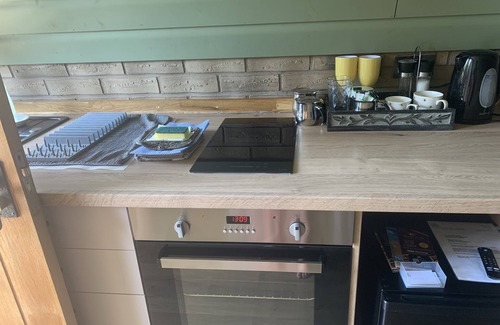 Sheerness House | Cosy Escape Heated Luxury pod With hot tub