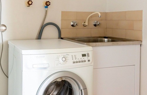 Maylands Apartment | Cosy family friendly retreat 10 mins to airport/city