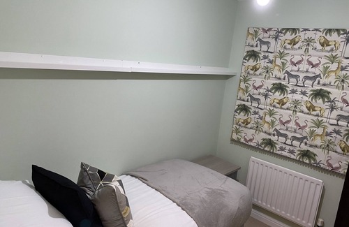 Edgbaston House | Cosy Family Home Perfect for Groups Contractor Welcome HS2