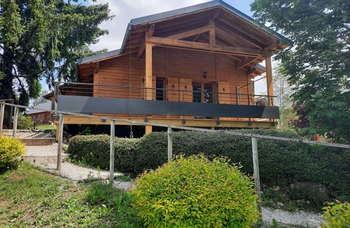 Saint-Laurent-en-Grandvaux Ski Chalet | Cosy Haut-Jura chalet - Swimming pool on the grounds - Beautiful terrace