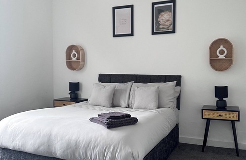Openshaw House | Cosy Home in Manchester