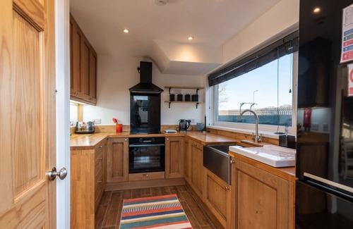 Penarth House | Cosy home with easy access to Cardiff city centre