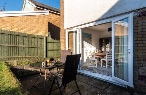 Penarth House | Cosy home with easy access to Cardiff city centre