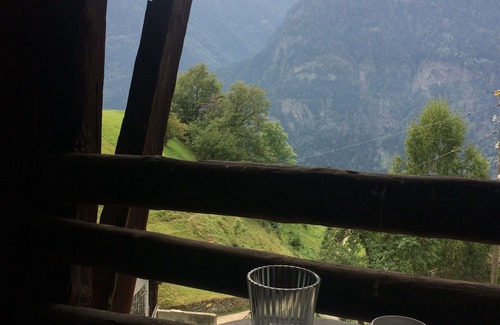 Cavagnago Ski Chalet | Cosy home with fully equipped kitchen in the Swiss Alps