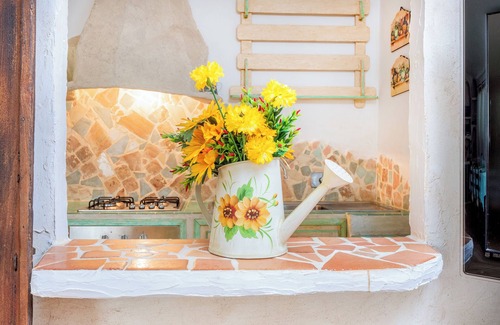 Cannigione House | Cosy House in Cannigione with Terrace, Mountain Views