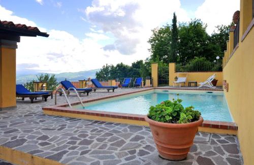Gattaia House | Cosy House in Gattaia with Shared Pool