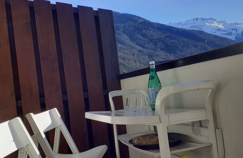 Samoens Apartment | Cosy large studio 30m² balcony south view 3 persons parking 5mn station