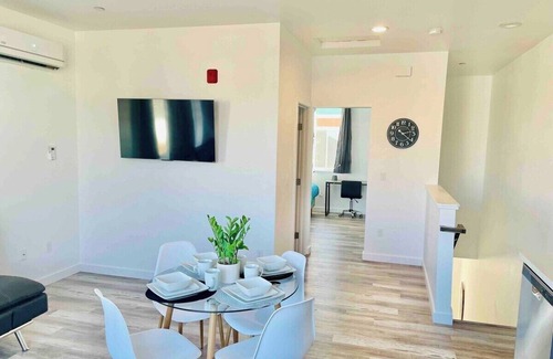 Reno Condo | Cosy Midtown 1 bedroom number 1/pet ok/sleeps 5