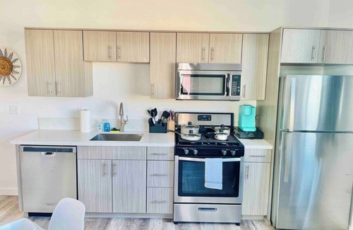 Reno Condo | Cosy Midtown 1 bedroom number 1/pet ok/sleeps 5