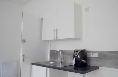 Leamington Spa Apartment | Cosy & Modern Studio Apart-Hotel w/amenities and great location!