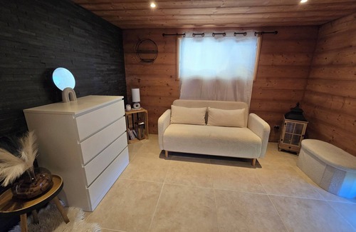 Longevilles-Mont-d'Or Apartment | Cosy mountain accommodation