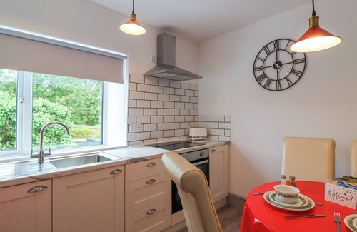 West Pennard Cottage | COSY NEST, pet friendly, with a garden in Glastonbury