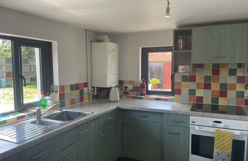 Holsworthy House | Cosy, quiet space in pretty countryside with access to fields. 20 mins to coast.