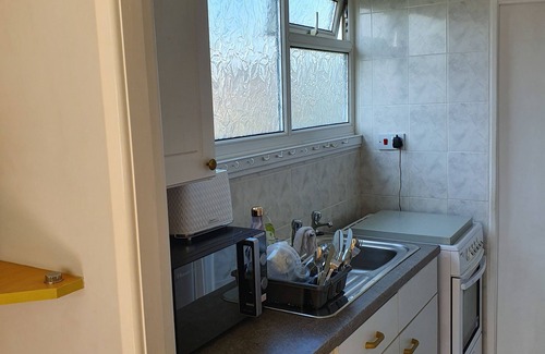 Chapel Saint Leonards Ski Chalet | Cosy Relaxing Chalet very close to beach and tour bus