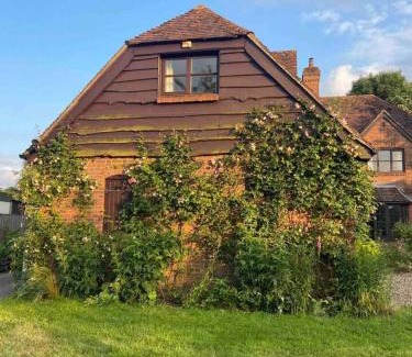 Bottlesford Apartment | Cosy Rural Retreat Sleeps 3 & PetFriendly