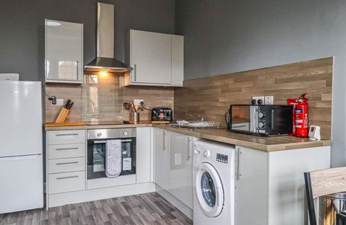 Helensburgh Apartment | Cosy Seaside Princes Apartment