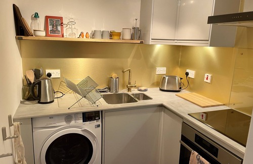 Innellan Apartment | Cosy seaside retreat w/artist studio (dog-friendly)