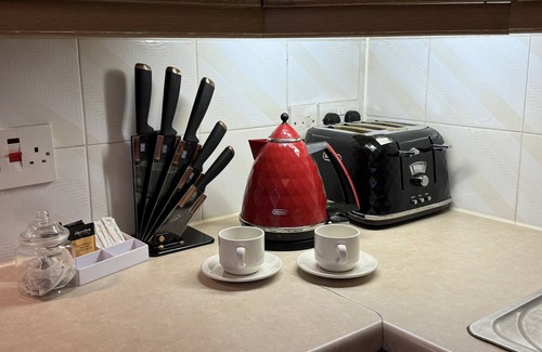 Wormhill Cottage | Cosy self catering apartment in large Victorian Residence