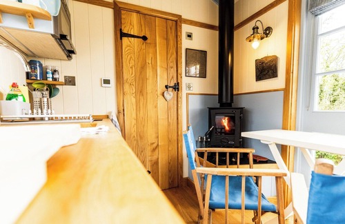 Moylegrove Cabin | Cosy shepherd’s hut in Moylegrove. The perfect escape for couples in Pembrokeshire.