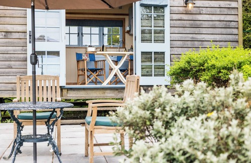 Moylegrove Cabin | Cosy shepherd’s hut in Moylegrove. The perfect escape for couples in Pembrokeshire.