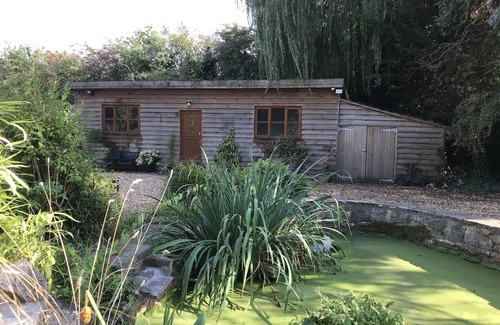 Coalpit Heath Cabin | Cosy South Gloucestershire Cabin Retreat