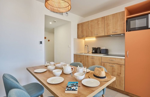 Giens Apartment | Cosy studio à 650m de la plage + accès piscine
