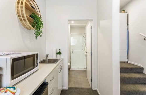 Avondale Apartment | Cosy Studio in Central Avondale | Netflix Wi-Fi