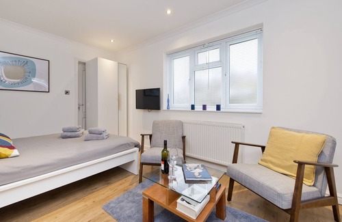 Richmond-upon-Thames Apartment | Cosy Studio in Richmond
