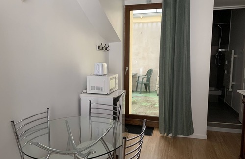 La Bourboule Apartment | Cosy studio near the spa with shared courtyard access