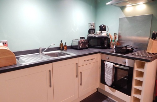 Hinton Apartment | Cosy studio with open fire, perfectly located for visiting Bristol and Bath