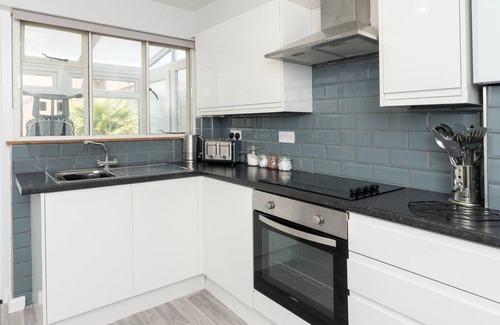 Portsmouth House | Cosy Stunning 3-BR Manor, Sleeps 8,Summer Discount