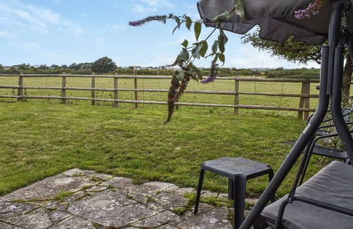 Hayling Island Cottage | Cosy three-bedroom holiday home on Hayling Island.