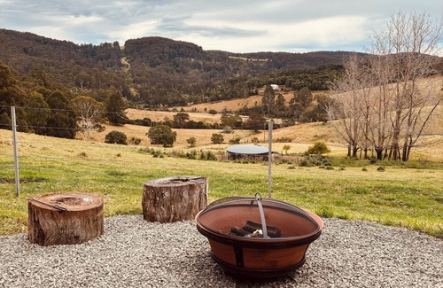 Nethercote Cabin | Cosy Tiny Home Immersed in Nature