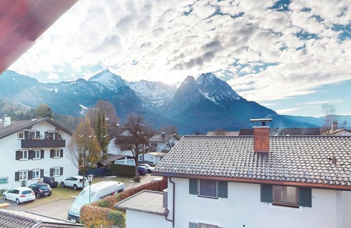 Garmisch-Partenkirchen Apartment | Cosy top-floor apartment with space for four people with amazing panorama balcon