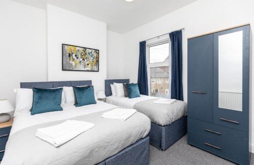 Pontefract House | Cosy two bedroom property!