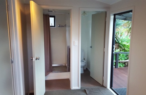 Ohope Apartment | Cosy Unit With Ohope Beach Across the Road