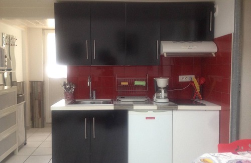 Martigues Apartment | Cosy, well-kept studio ideal for holidaymakers