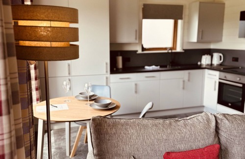 Pitlochry Cabin | Cosy Woodland Lodge close to Pitlochry