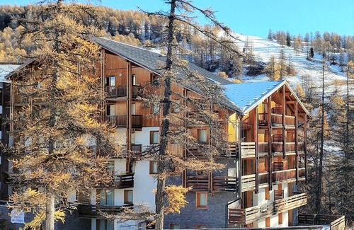 Les Claux Apartment | CosyRefuges - Le Refuge des Marmottes *: 2-bedrooms apartment, 40m², top-level