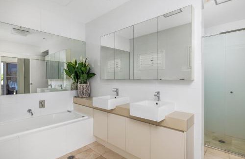Nelson Bay Resort | Cote D'Azur Resort