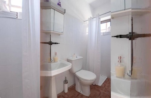 Domingo Perez de Granada House | Cotilfar Cottage with Outdoor Pool