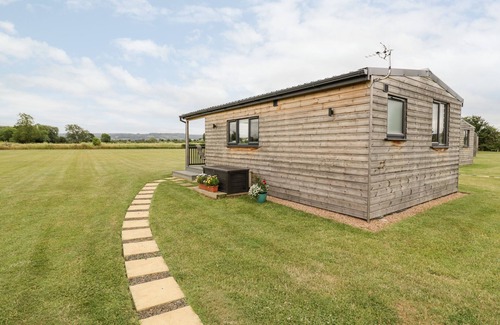 Bretforton Cottage | COTSWOLD VIEW 1, romantic, character holiday cottage in Honeybourne